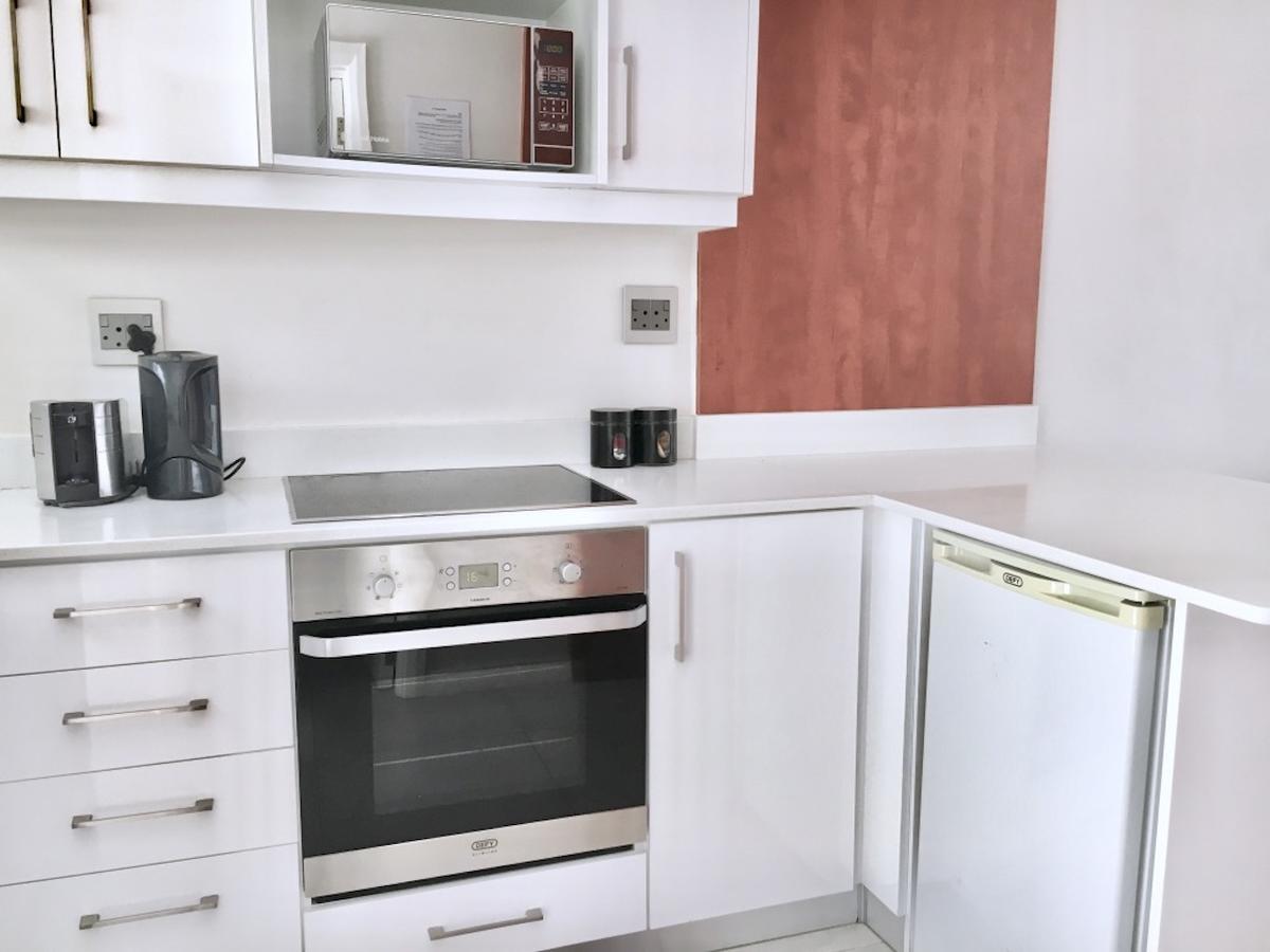 Sandringham Bachelor Beach Road Apartment Bloubergstrand Bagian luar foto