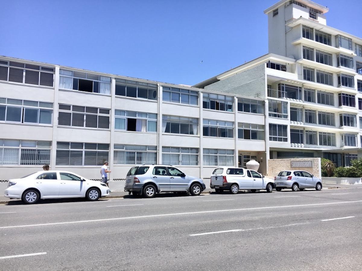 Sandringham Bachelor Beach Road Apartment Bloubergstrand Bagian luar foto